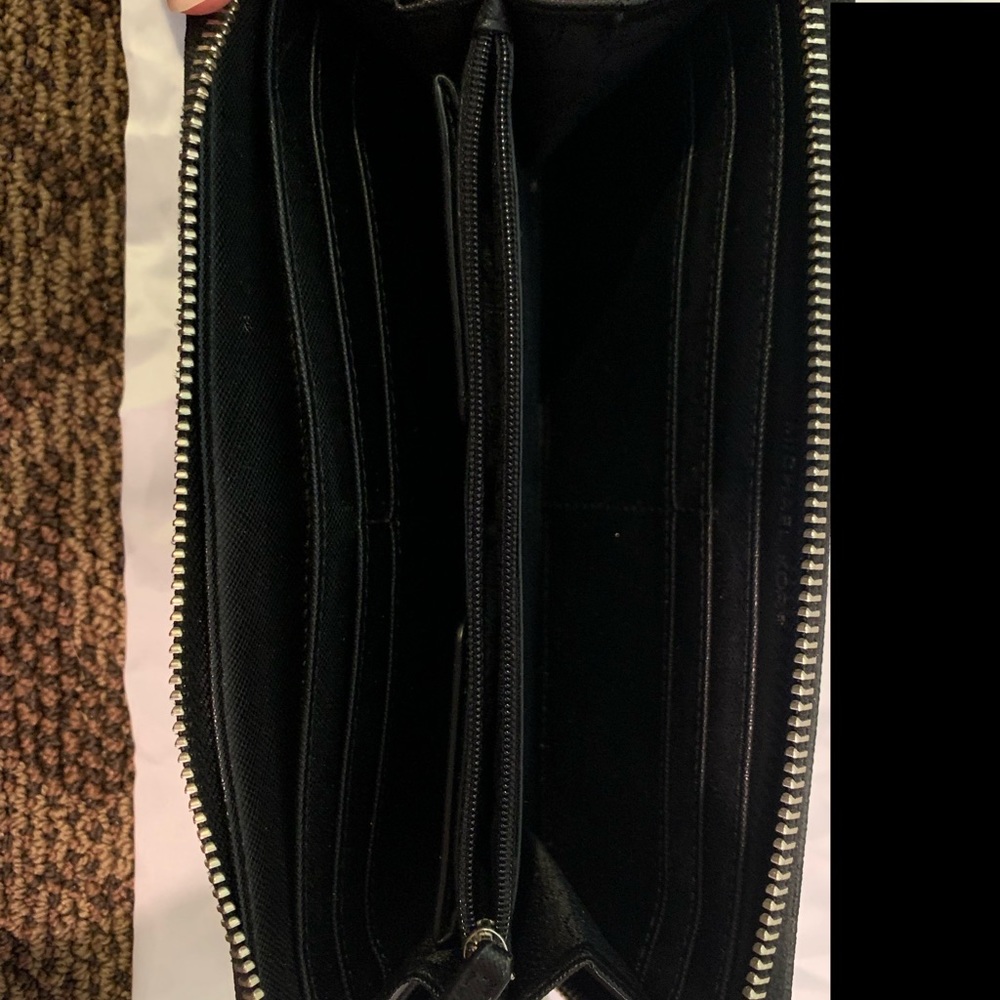 Michael Kors laptop purse and wallet wristlet - Picture 6 of 6